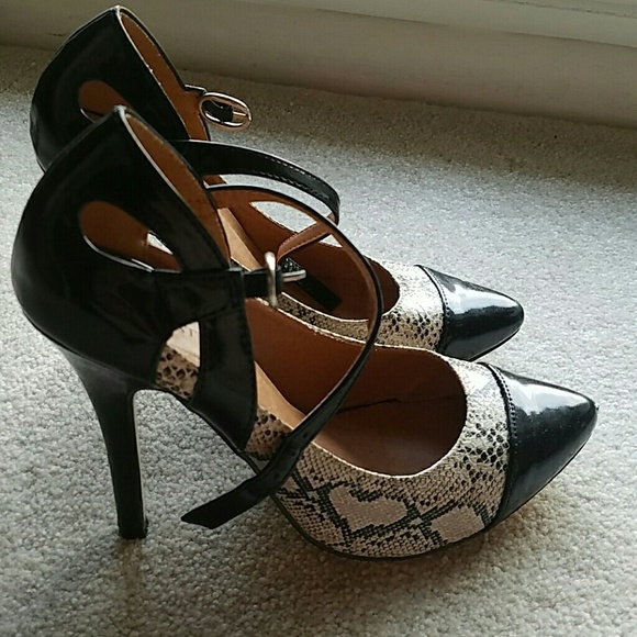 Snake Print Pump