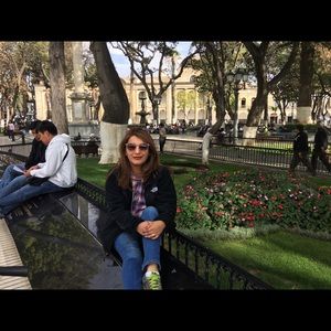 Meet your Posher, Ely