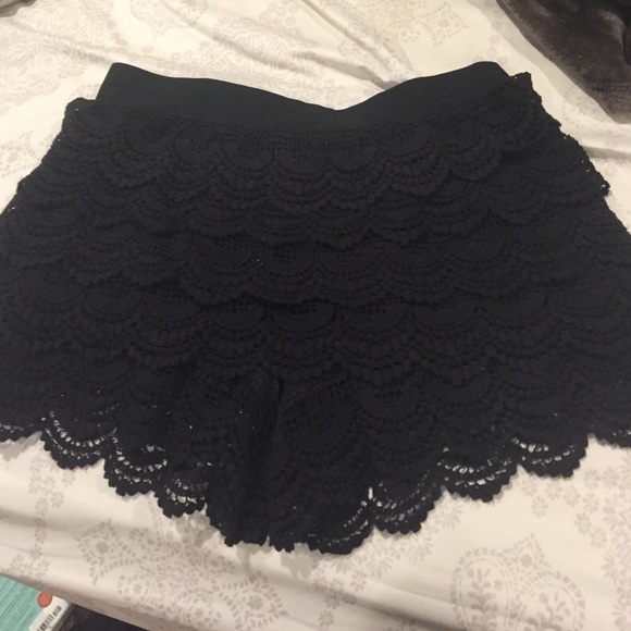 Ruffled shorts