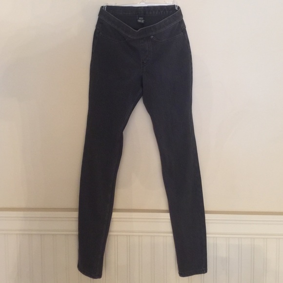 NWOT Gray Jeggings (218)