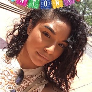 Meet your Posher, Emily