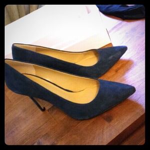 NEW Ann Taylor beautiful Blue heels (in box)