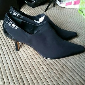 Donald J Pliner Kitten Heel w/ Snakeskin