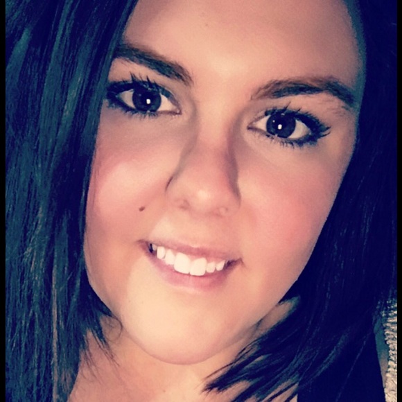 Meet your Posher, Amanda - Picture 1 of 1