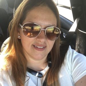 Meet your Posher, Brenda