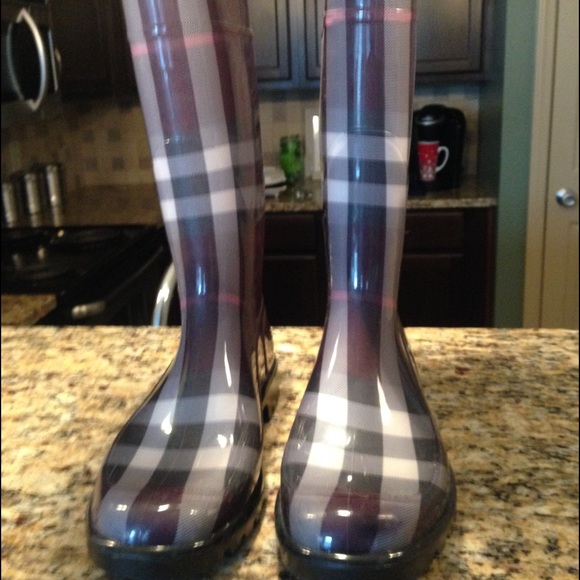 Burberry Rain Boots - Picture 2 of 4