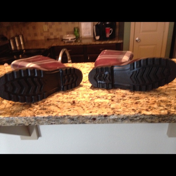Burberry Rain Boots - Picture 4 of 4
