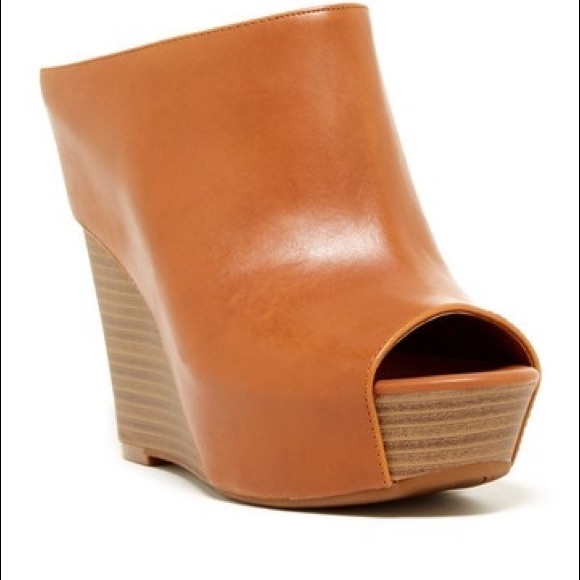 Never worn Jessica Simpson shoes!