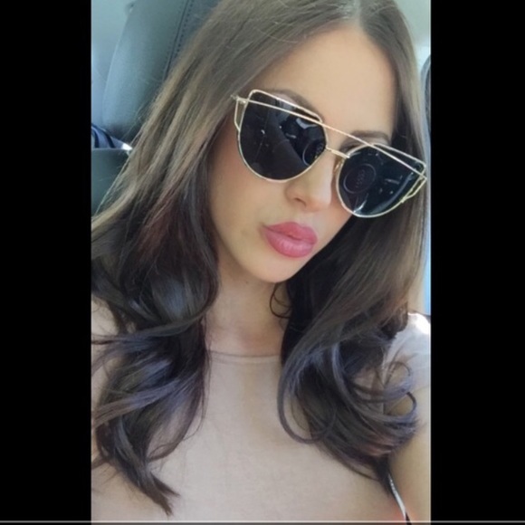 CASE INCLUDED Dark Lens/Gold Frame Cross Wire - Picture 3 of 4