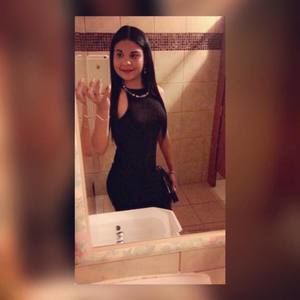 Meet your Posher, Dania