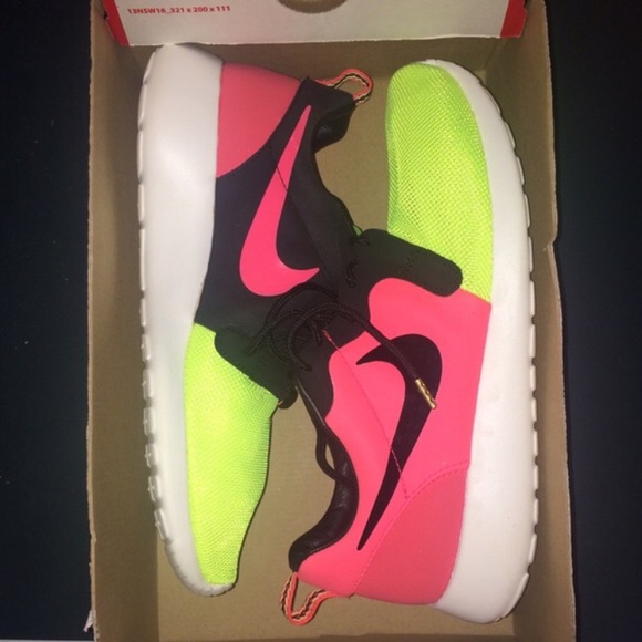 Nike Roshe sneakers