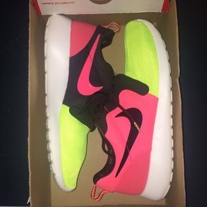 Nike Roshe sneakers