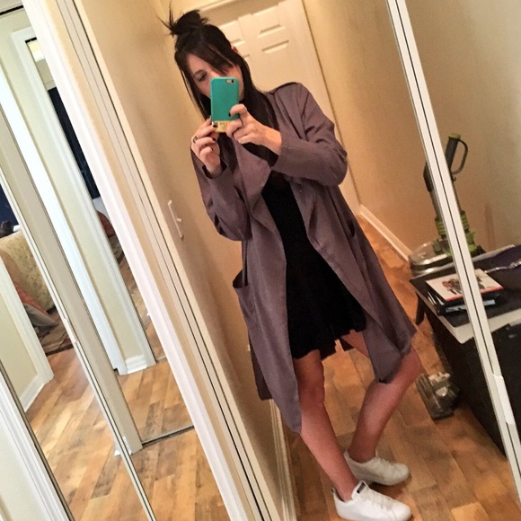 Welcome to Kristin's Closet.  No Trades. - Picture 2 of 4