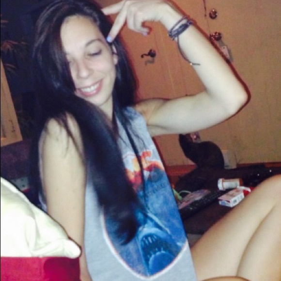 Welcome to Kristin's Closet.  No Trades. - Picture 4 of 4