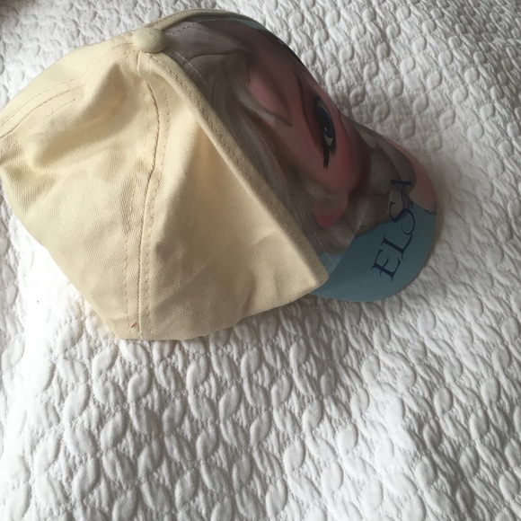 Elsa hat - Picture 2 of 4