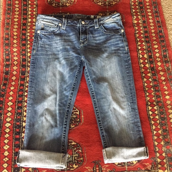 Miss me Capri bling jeans. Cuff sewed. White wash.