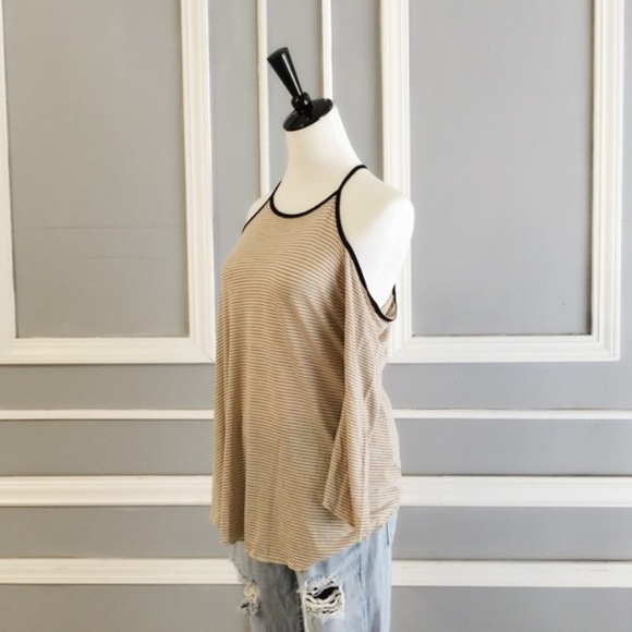 LAST ONE 💥 Cold shoulder and open back top - Picture 4 of 4