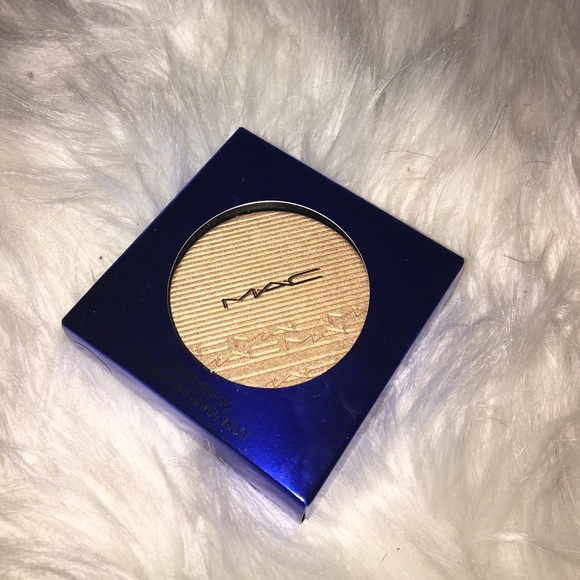 MAC limited edition Oh Darling highlight