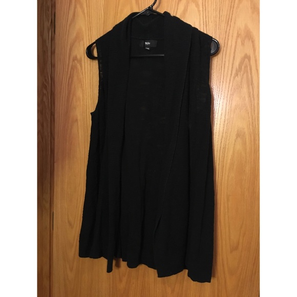 Black Sleeveless Vest