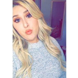 Meet your Posher, Olivia