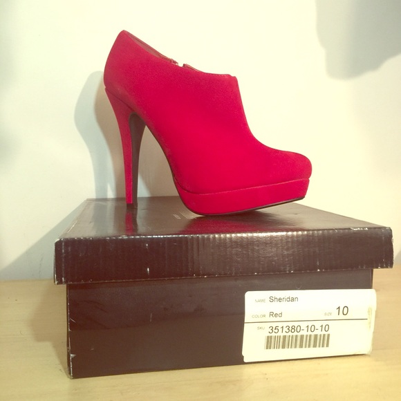 Red JF Sheridan Booties - Picture 1 of 1