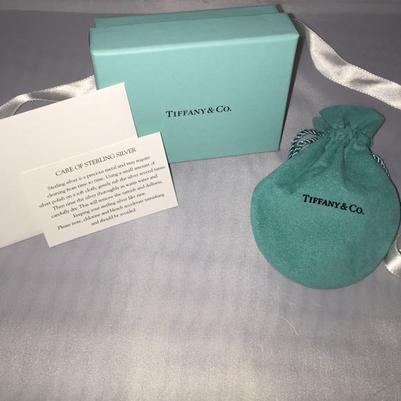 *RETIRED* Tiffany & Co. 10 Chain SS Heart Necklace - Picture 2 of 3