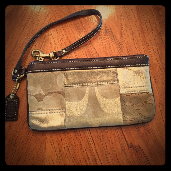Coach wristlet used but in good shape