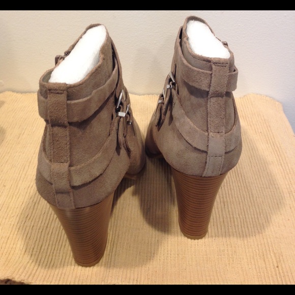 🆕🎉🎉 INC BOOTIES 🎉🎉 - Picture 3 of 4