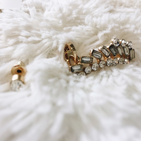 Clustered crystal ear cuff earings