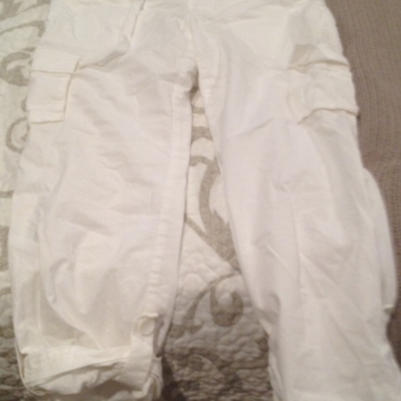 White cropped pants