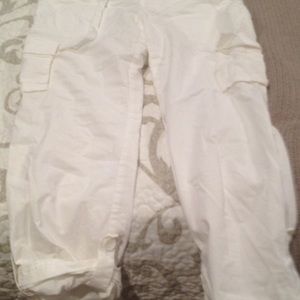 White cropped pants