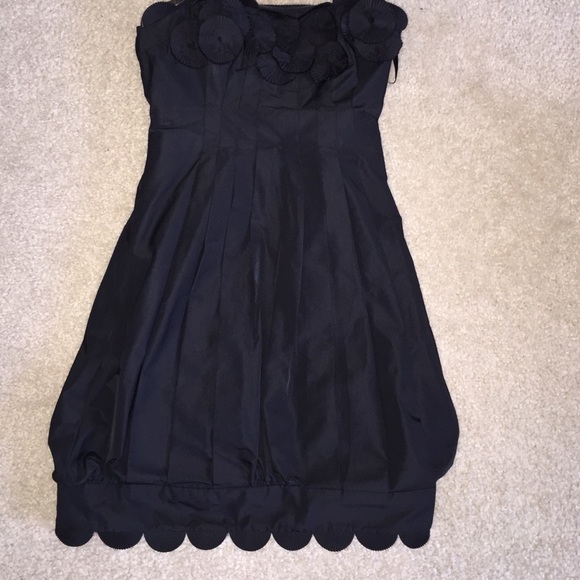 A black elegant dress