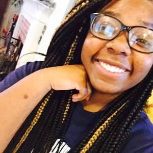 Meet your Posher, Alexis