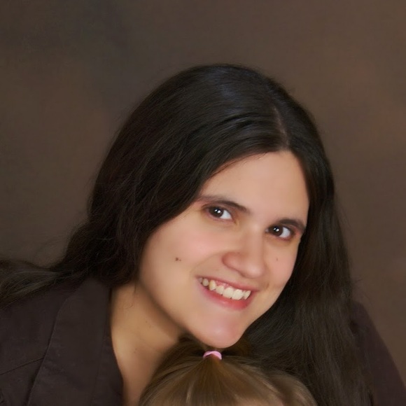 Meet your Posher, Alicia