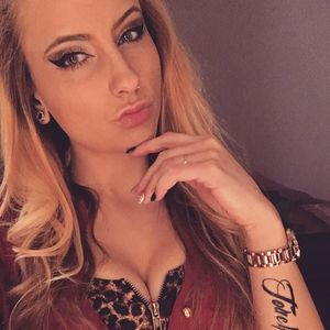 Meet your Posher, Julia