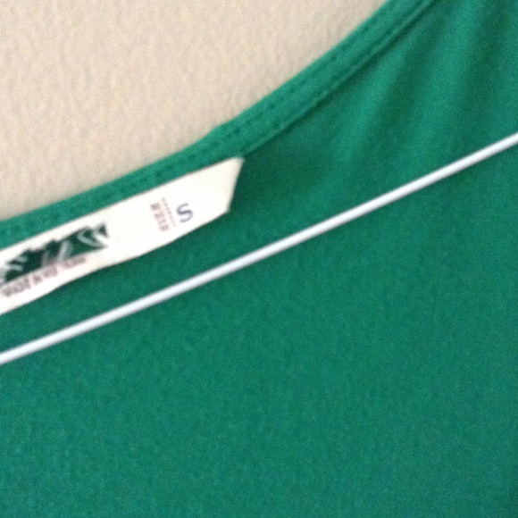 Green dress! - Picture 4 of 4