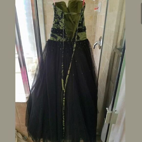 Black and green prom dress - Picture 3 of 4