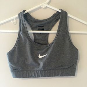 Nike pro sports bra