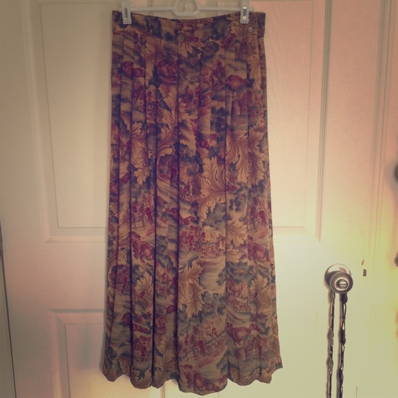 Vintage printed maxi skirt with pockets