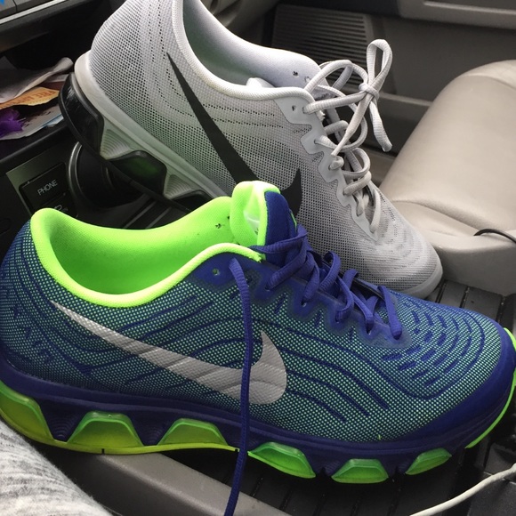 Very lightly worn Men's tailwind six sneakers