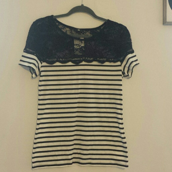 ❗️️NWT❗️Striped top