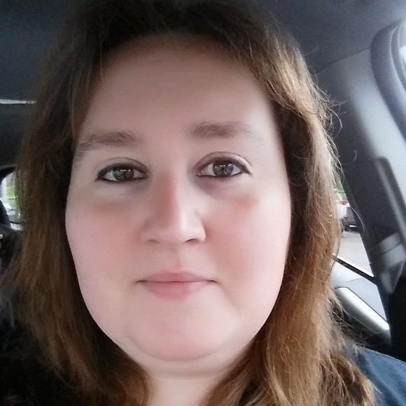 Meet your Posher, Amanda - Picture 1 of 1