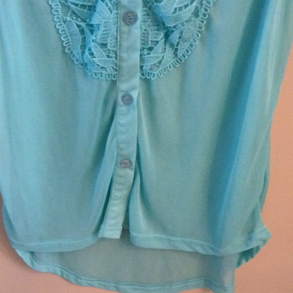 Rue 21 button up sleeveless shirt. - Picture 4 of 4