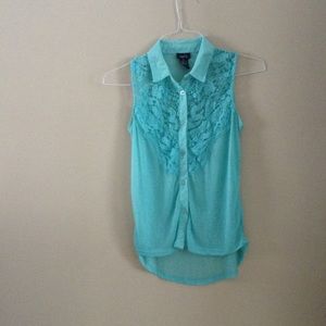 Rue 21 button up sleeveless shirt.