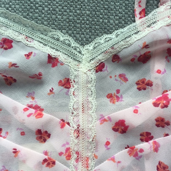 NWT Sheer pink floral print cami - Picture 3 of 4