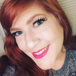 Meet your Posher, Hollie