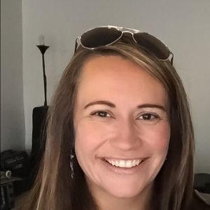 Meet your Posher, Pamela