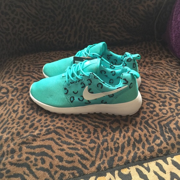 ⚡️Tiffany Blue Leopard Roshe Run One⚡️ - Picture 3 of 4