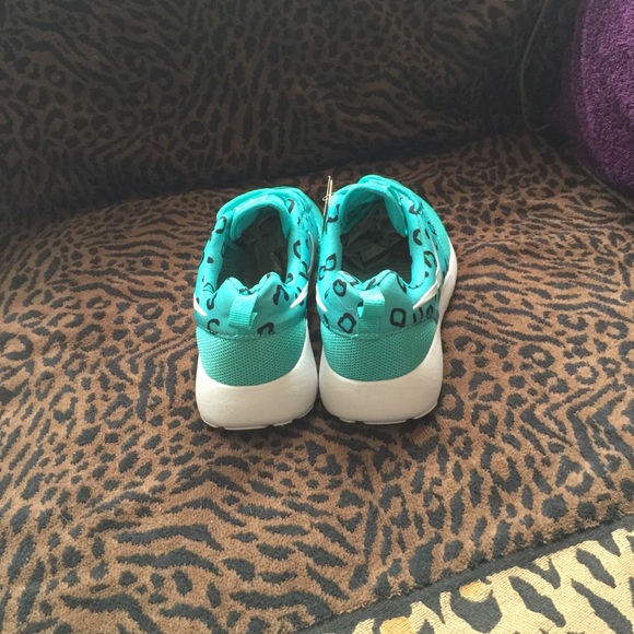 ⚡️Tiffany Blue Leopard Roshe Run One⚡️ - Picture 4 of 4