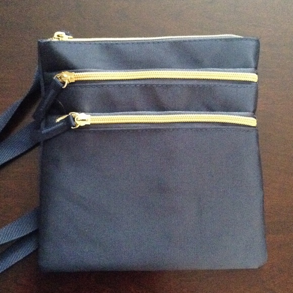 Crossbody Navy purse. - Picture 1 of 4